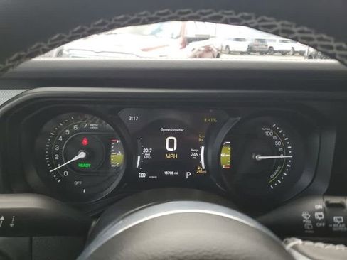 Used 2025 Jeep Wrangler Unlimited Sahara w/ Safety Group AWD/4WD image 25