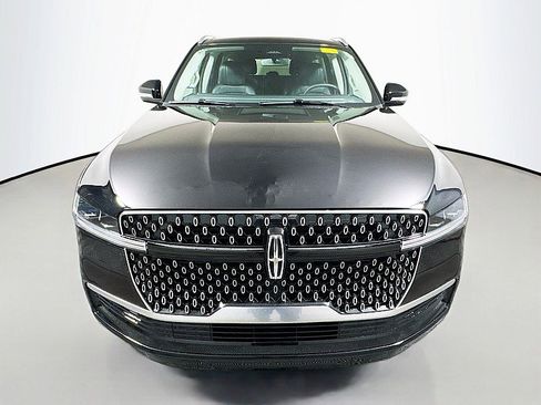 New 2025 Lincoln Navigator L Reserve image 2