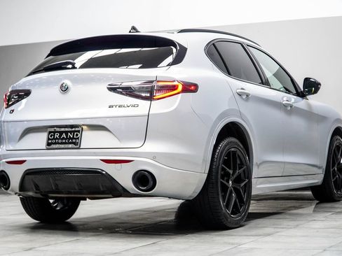 Used 2021 Alfa Romeo Stelvio Ti Sport AWD/4WD image 13