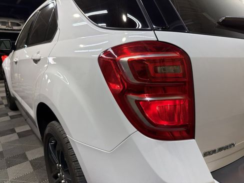 Used 2017 Chevrolet Equinox LT w/ Sport Edition FWD image 9
