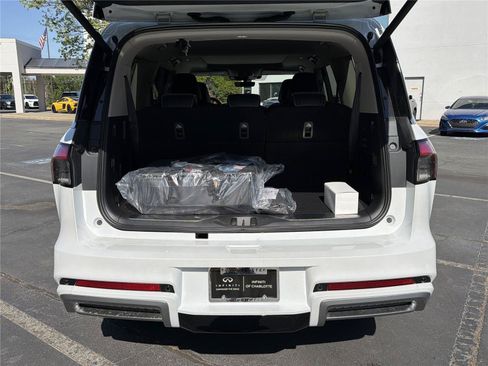New 2026 INFINITI QX80 Luxe w/ Cargo Package AWD/4WD image 28