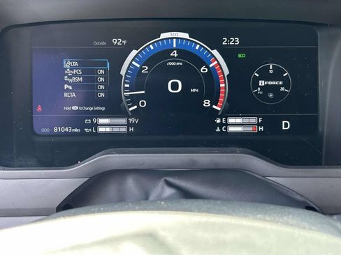 Used 2024 Toyota Tundra Platinum AWD/4WD image 32