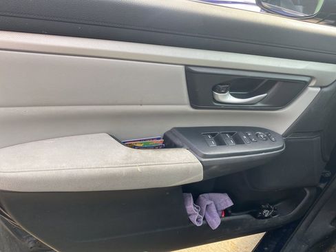 Used 2018 Honda CR-V LX image 11