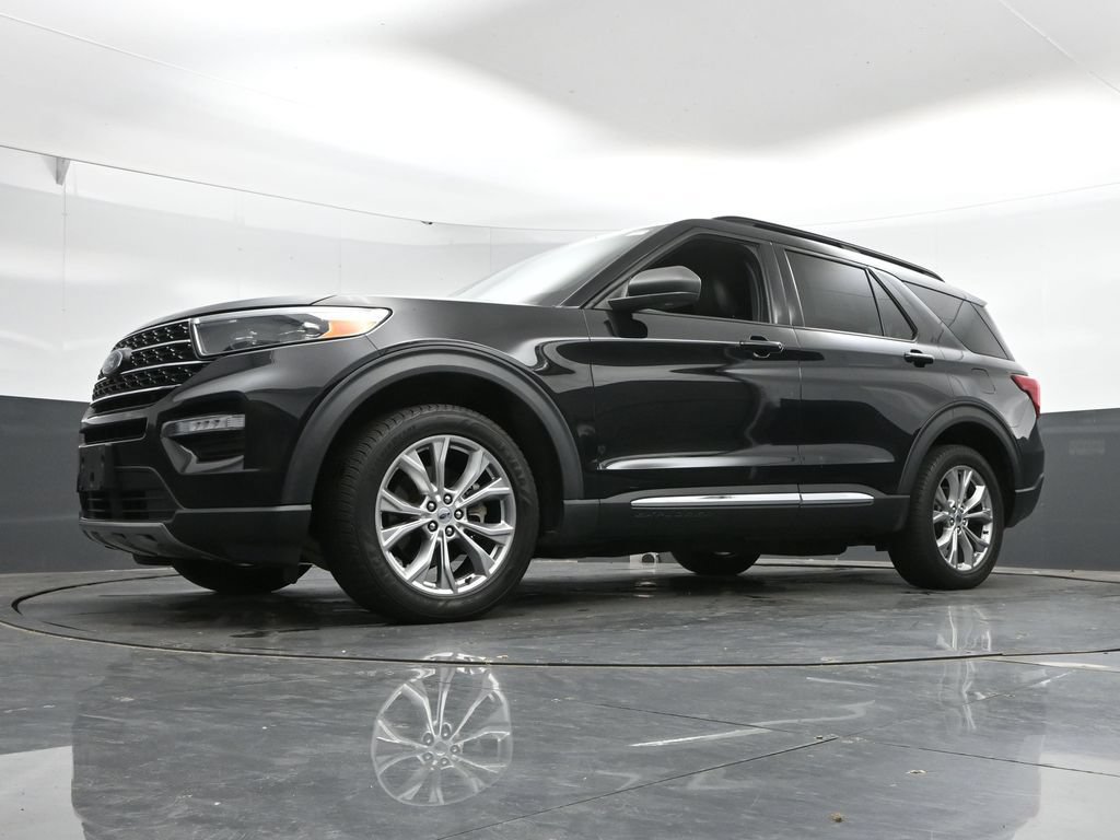 Used 2020 Ford Explorer XLT w/ Equipment Group 202A AWD/4WD image 44