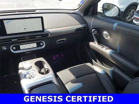 Certified 2024 Genesis GV60 Advanced image 18