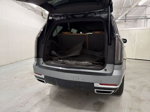 New 2026 Cadillac Escalade Luxury w/ Touring Package image 27
