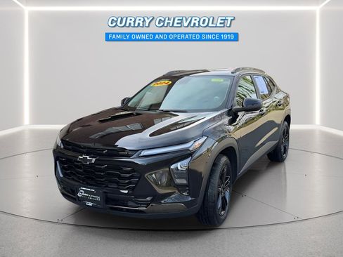 Used 2024 Chevrolet Trax ACTIV w/ Sunroof Package image 3