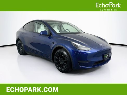 Used 2024 Tesla Model Y Long Range AWD/4WD image 1