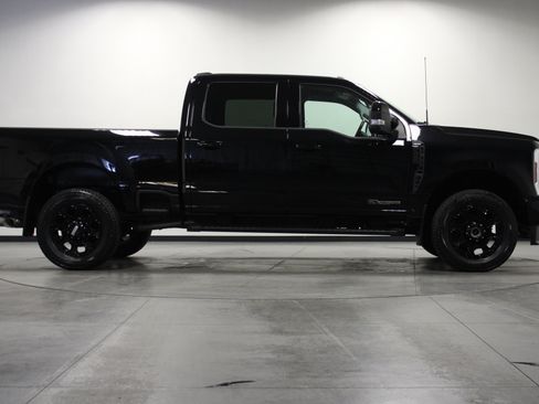Used 2025 Ford F250 Lariat w/ Black Appearance Package AWD/4WD image 3
