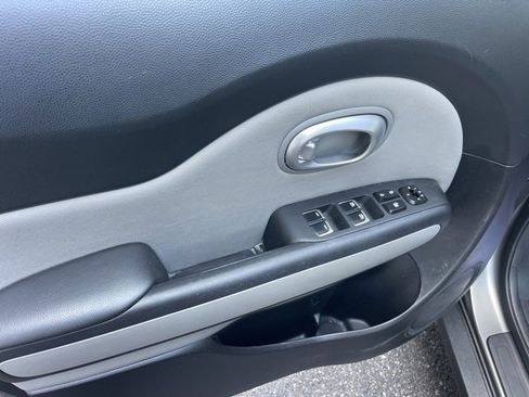 Used 2019 Kia Soul + image 15