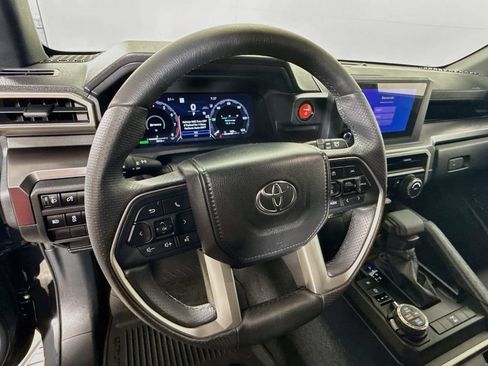 Certified 2025 Toyota 4Runner TRD Off-Road AWD/4WD image 11