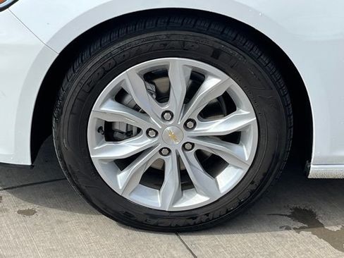 Used 2025 Chevrolet Malibu LT FWD image 6