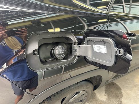 Used 2024 Volkswagen Atlas Cross Sport SE w/ Panoramic Sunroof Package AWD/4WD image 37