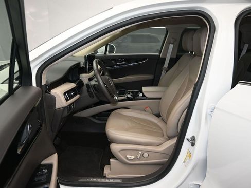 Used 2022 Lincoln Nautilus Reserve w/ Equipment Group 201A AWD/4WD image 13