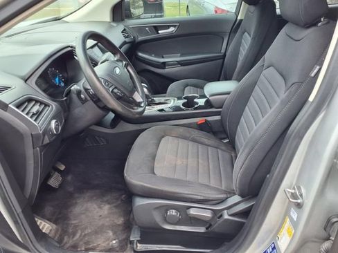 Used 2018 Ford Edge SE FWD image 12