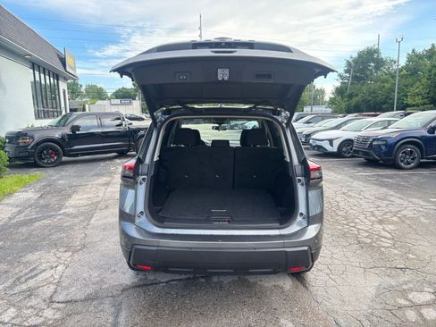 Used 2025 Nissan Rogue SV FWD image 33