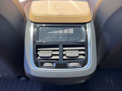 Used 2018 Volvo XC90 T6 Momentum w/ Convenience Package AWD/4WD image 23