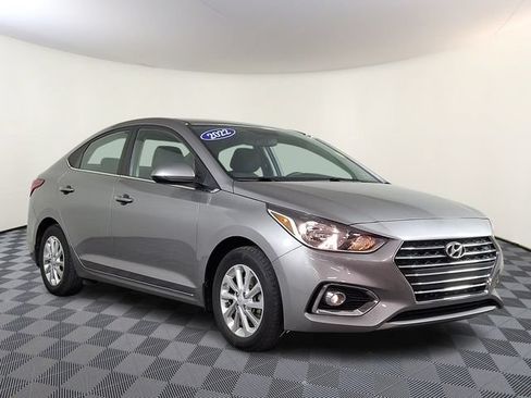 Used 2022 Hyundai Accent SEL FWD image 1
