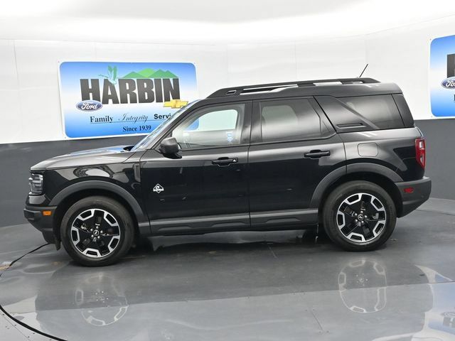 Used 2023 Ford Bronco Sport Outer Banks w/ Tech Package AWD/4WD image 2