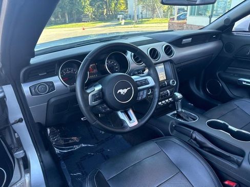 Used 2019 Ford Mustang Premium image 13