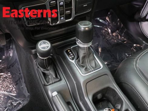Used 2023 Jeep Wrangler Unlimited Sahara w/ Dual Top Group AWD/4WD image 13