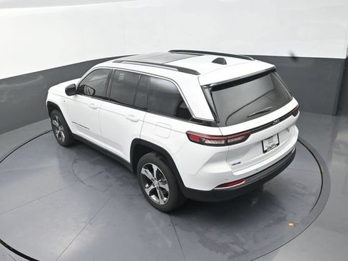 Used 2023 Jeep Grand Cherokee 4WD 4xe image 15