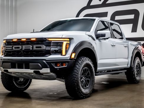 Used 2025 Ford F150 Raptor AWD/4WD image 31