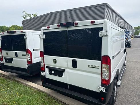 Used 2025 RAM ProMaster 2500 w/ U-Haul Equipment Group FWD image 15
