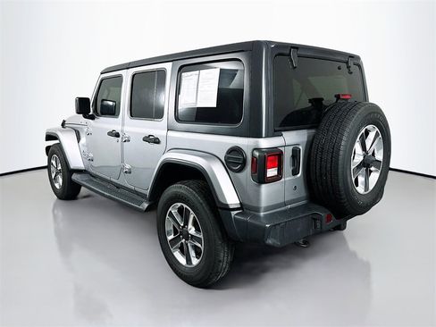 Used 2019 Jeep Wrangler Unlimited Sahara image 5