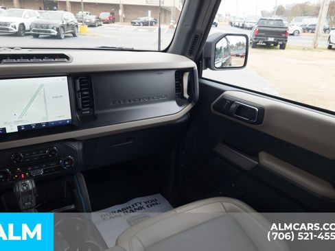 Used 2023 Ford Bronco Wildtrak image 19