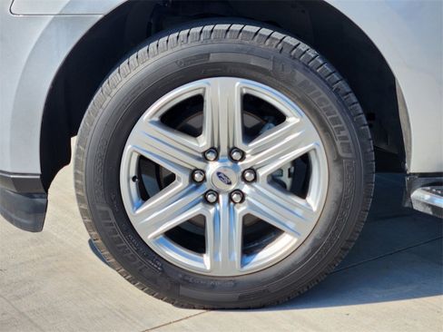 Used 2019 Ford Expedition XLT w/ Equipment Group 202A image 10