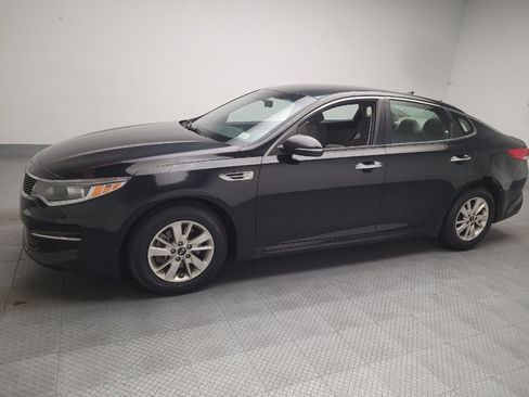 Used 2017 Kia Optima LX FWD image 2