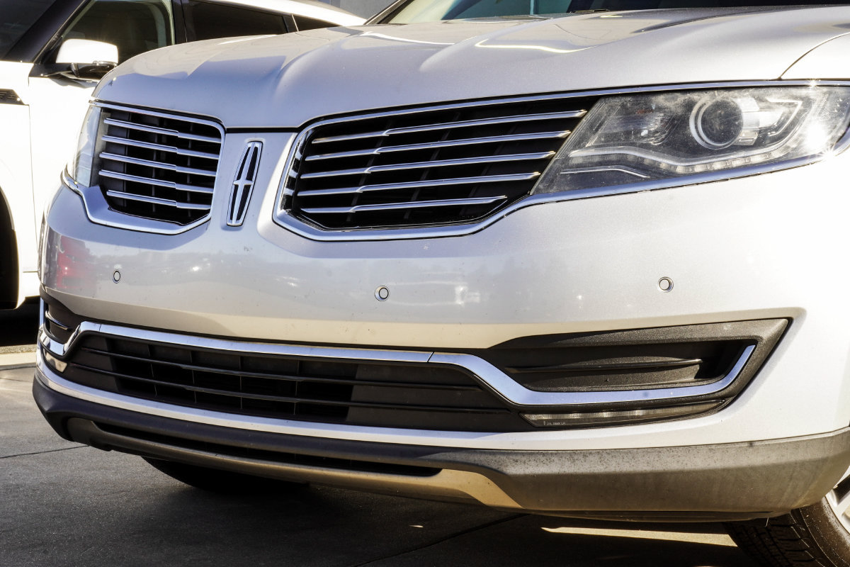 Used 2017 Lincoln MKX Reserve FWD image 2