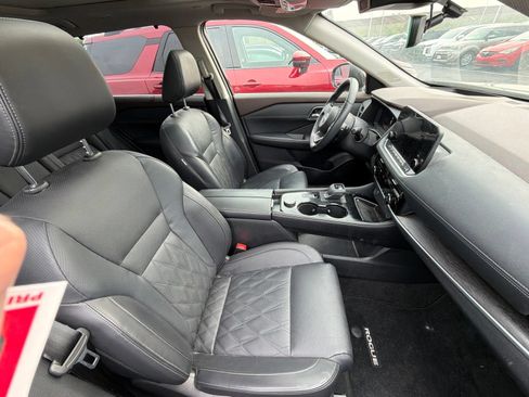 Certified 2023 Nissan Rogue Platinum w/ Platinum Premium Package AWD/4WD image 9