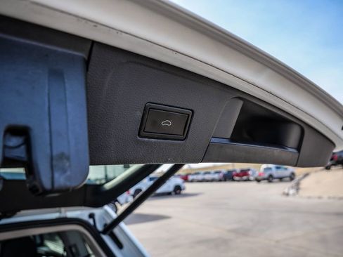 Used 2019 Volkswagen Atlas SEL Premium image 15