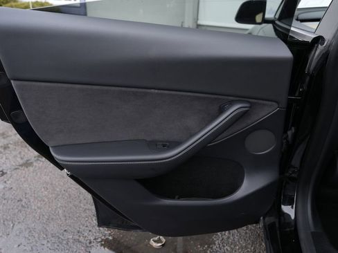 Used 2023 Tesla Model Y Long Range image 29