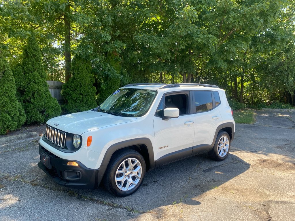 Used 2016 Jeep Renegade Latitude w/ Cold Weather Group FWD image 1