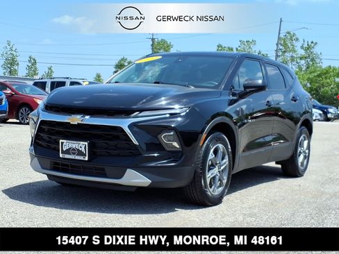 Used 2023 Chevrolet Blazer LT AWD/4WD image 1
