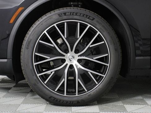 New 2026 Porsche Macan 4 Electric image 17