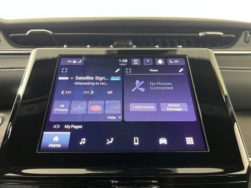 Used 2023 Jeep Grand Cherokee L Laredo image 28