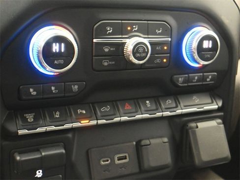 Used 2022 GMC Sierra 2500 Denali w/ Denali Ultimate Package image 19