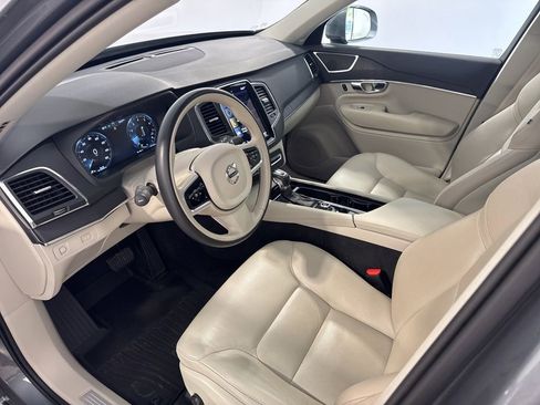 Used 2020 Volvo XC90 T5 Momentum w/ Protection Package AWD/4WD image 18