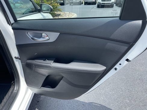 Certified 2023 Kia Forte LXS w/ LXS Technology Package FWD image 21