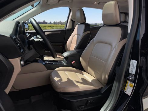 Used 2021 Ford Escape Titanium w/ Class II Trailer Tow Package AWD/4WD image 9