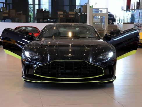 Used 2023 Aston Martin V12 Vantage RWD image 59