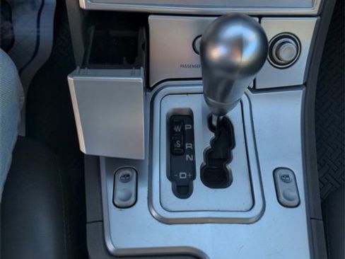 Used 2005 Chrysler Crossfire Limited image 32