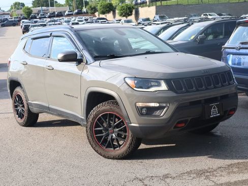 Used 2020 Jeep Compass Trailhawk w/ Cold Weather Group AWD/4WD image 2