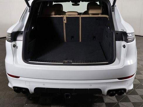 Used 2022 Porsche Cayenne GTS image 18