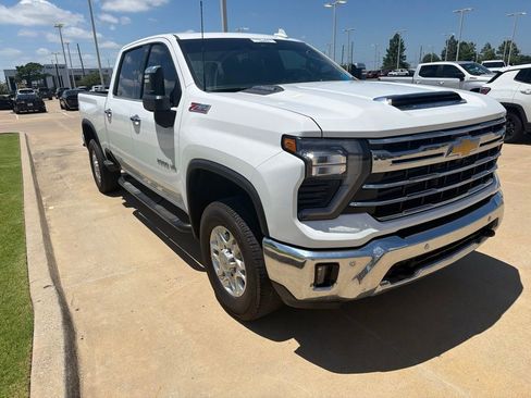Used 2025 Chevrolet Silverado 2500 LTZ w/ LTZ Premium Package AWD/4WD image 4