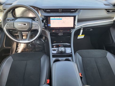 New 2026 Jeep Grand Cherokee Altitude image 21